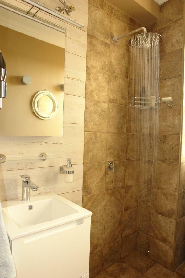 "Green Apartment" Close To Port & Center - Parking Patras Exteriör bild