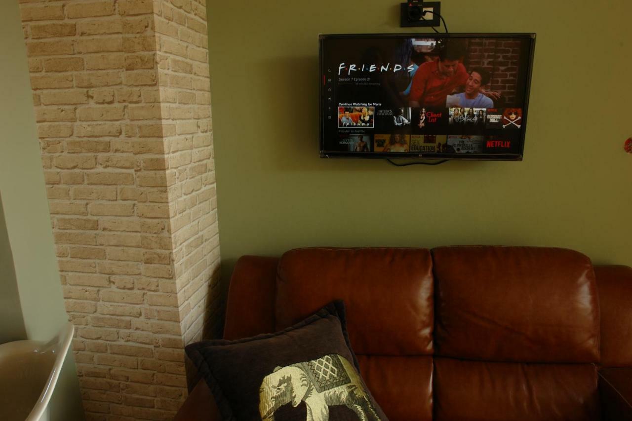 "Green Apartment" Close To Port & Center - Parking Patras Exteriör bild